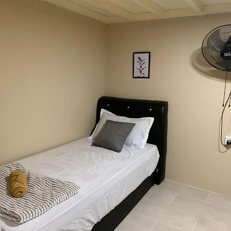 Euc Room Stay Tuaran Eksteriør bilde