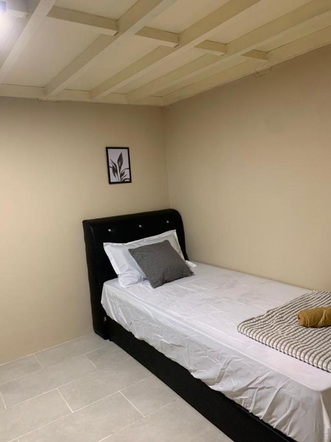 Euc Room Stay Tuaran Eksteriør bilde